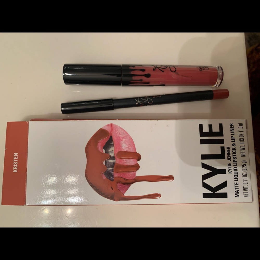 Kylie costmatics lipkit
